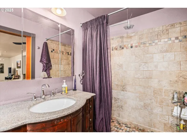 $485,000 | 1141 Thayer Avenue, Cottage Grove, OR 97424