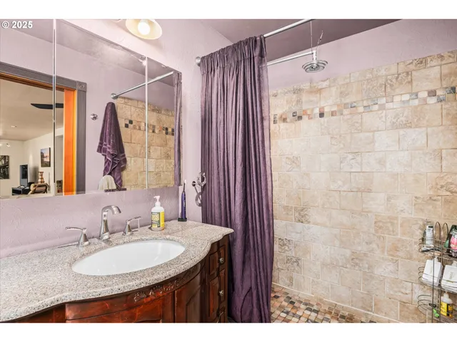 $485,000 | 1141 Thayer Avenue, Cottage Grove, OR 97424