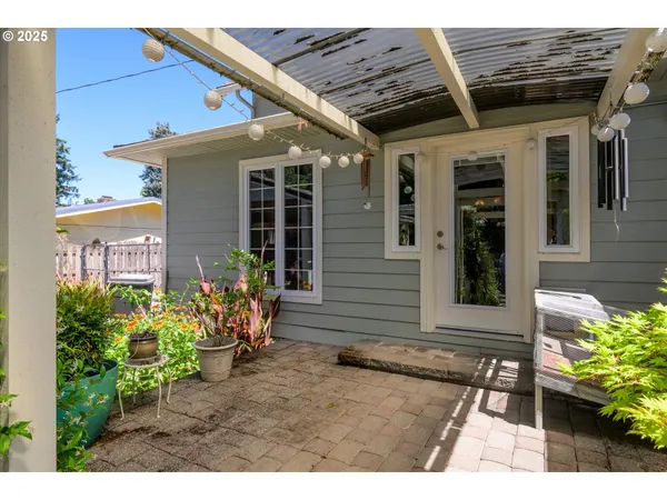 $485,000 | 1141 Thayer Avenue, Cottage Grove, OR 97424