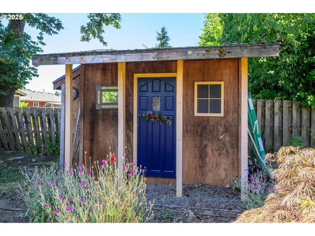 $485,000 | 1141 Thayer Avenue, Cottage Grove, OR 97424