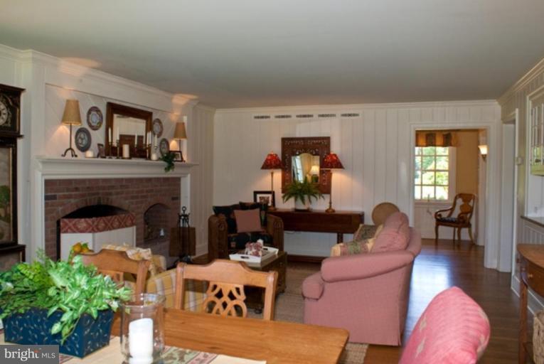 7296 Waverly Island Road Easton, MD 21601 - Photo 10 of 17 Living Room #2