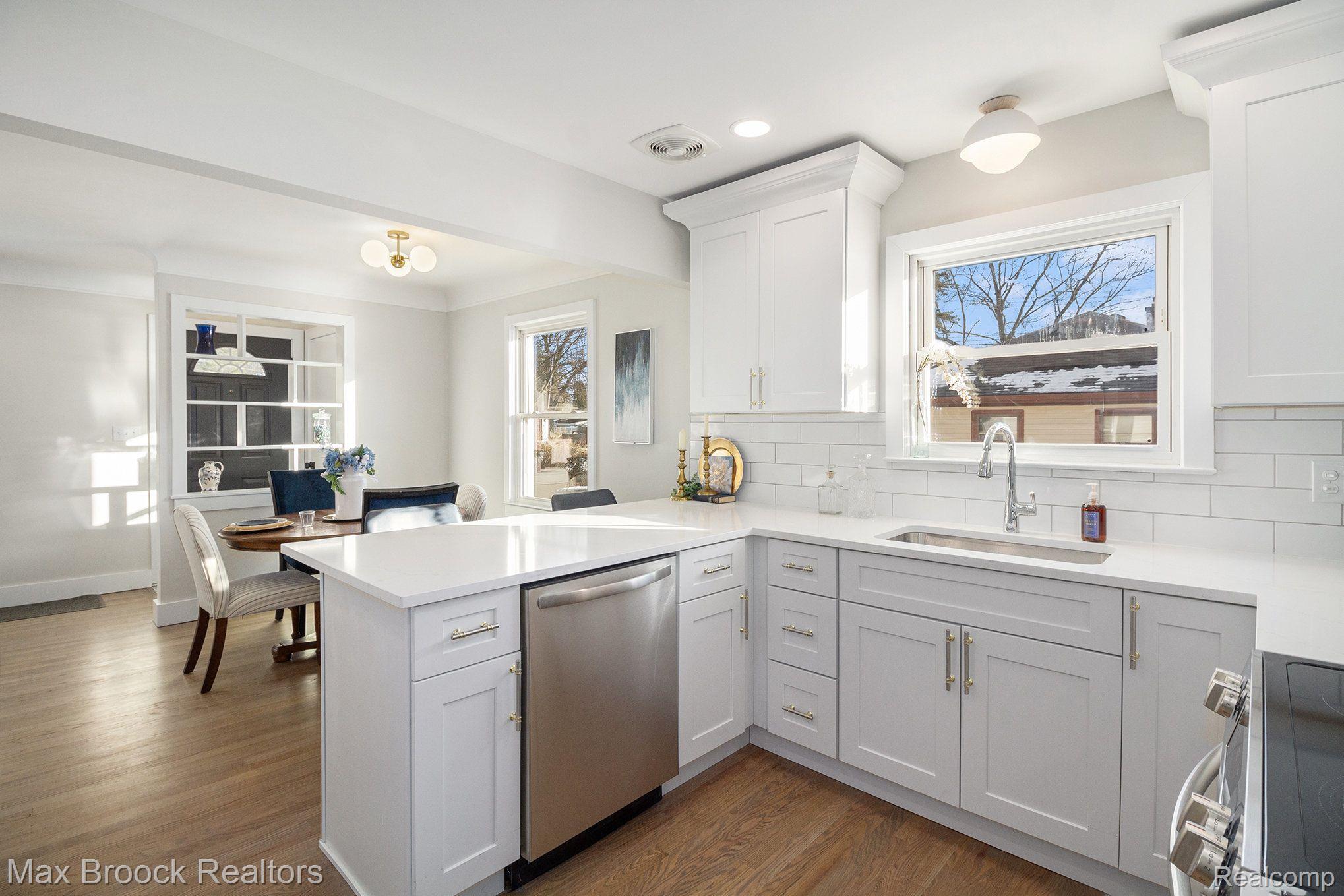 645 Center Ridge South Lyon, MI 48178 - Photo 15 of 30 Gallery Image 15