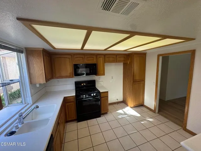 $3,800 | 1874 Suntree Lane, Simi Valley, CA 93063