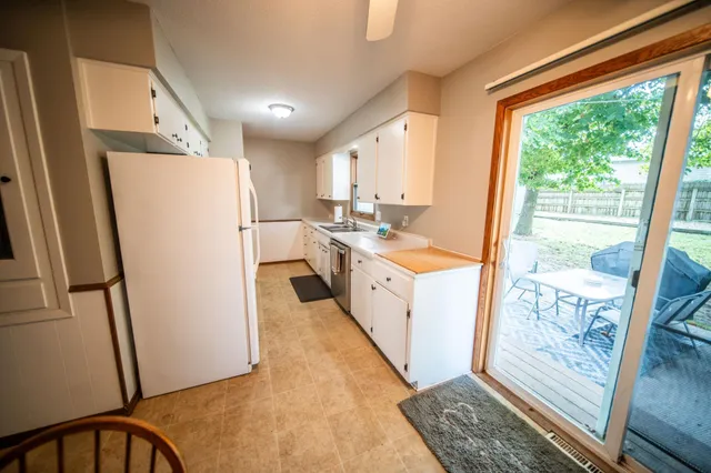 $259,000 | 605 5th Avenue Northeast, Stewartville, MN 55976