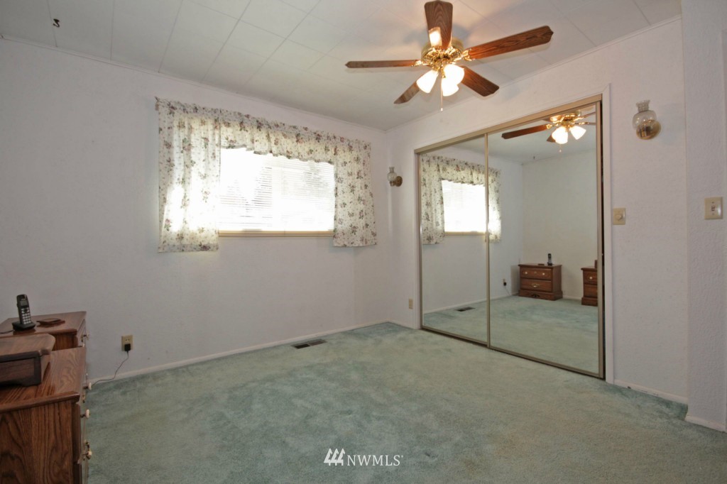 551 Index Avenue Northeast Renton, WA 98056 - Photo 5 of 9 Gallery Image 5