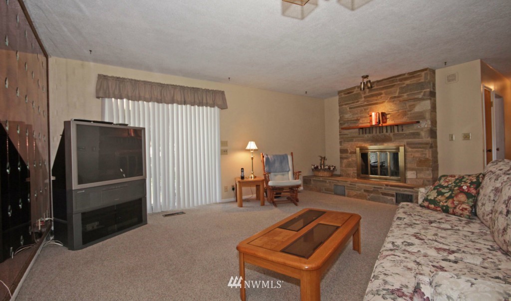 551 Index Avenue Northeast Renton, WA 98056 - Photo 6 of 9 Gallery Image 6