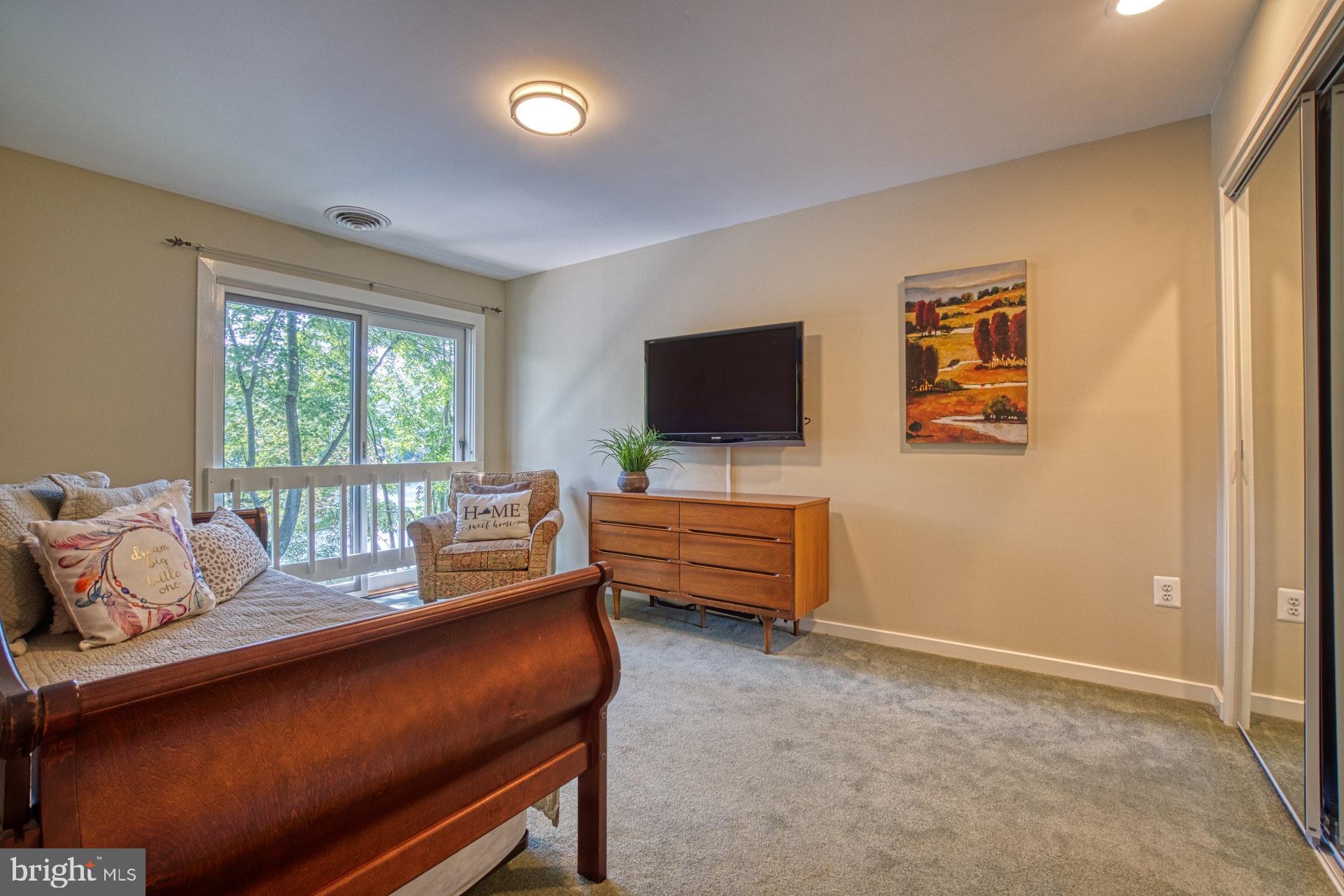 1516 Inlet Court Reston, VA 20190 - Photo 22 of 37 4th bedroom