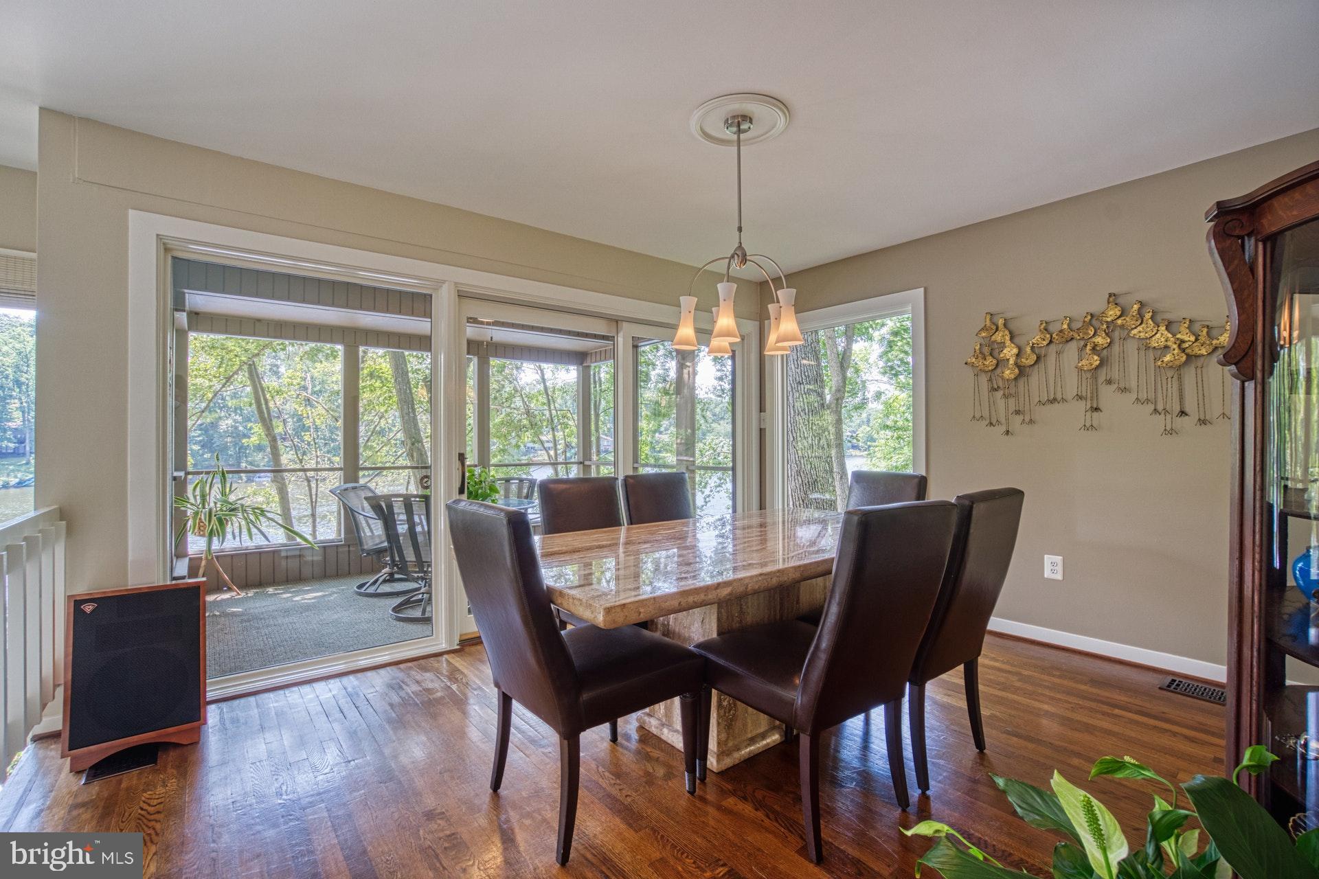 1516 Inlet Court Reston, VA 20190 - Photo 8 of 37 Dining room