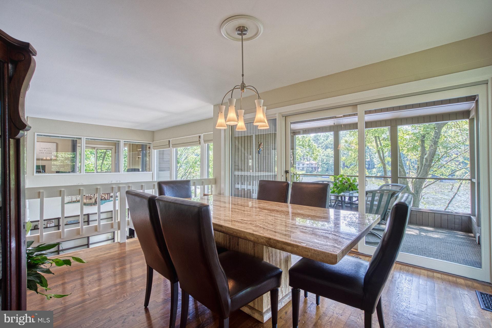 1516 Inlet Court Reston, VA 20190 - Photo 9 of 37 Dining room