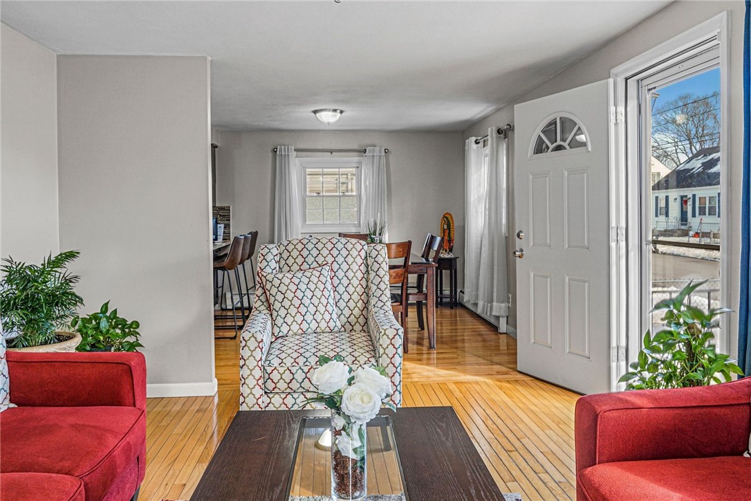 32 Ordway Street Pawtucket, RI 02861 - Photo 7 of 38