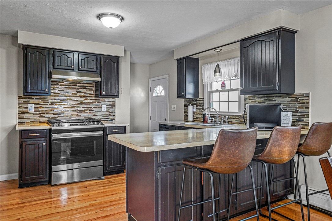 32 Ordway Street Pawtucket, RI 02861 - Photo 9 of 38