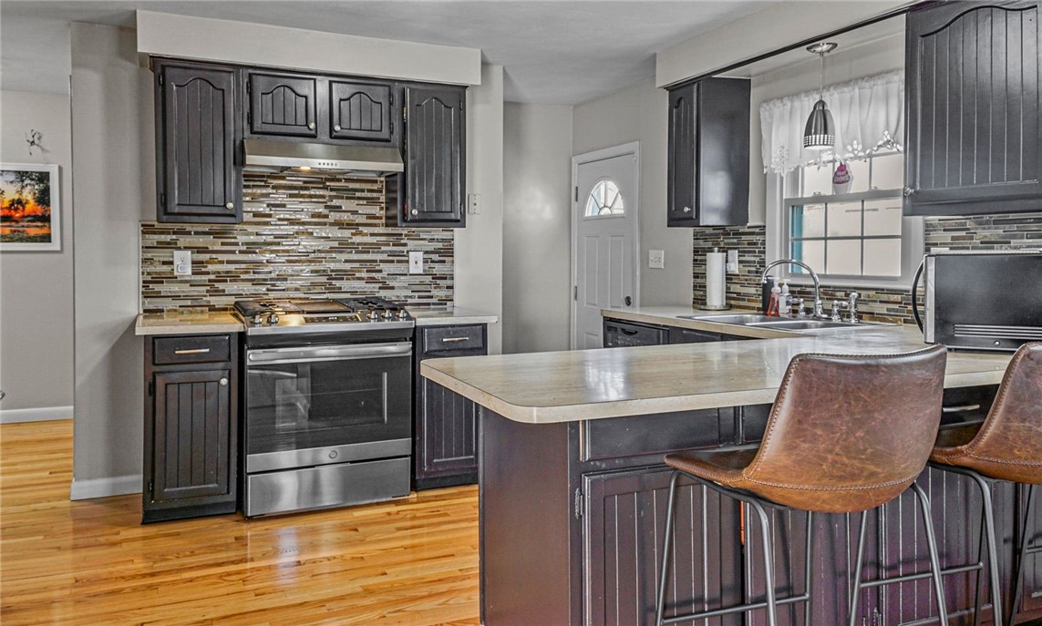 32 Ordway Street Pawtucket, RI 02861 - Photo 10 of 38