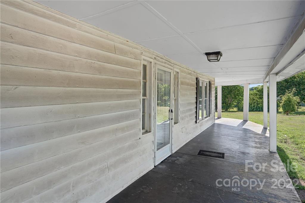6700 Lineberger Road Sherrills Ford, NC 28673 - Photo 10 of 25 a view of an entryway with a front door