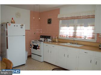 69 Eaton Road Pennsville, NJ 08070 - Photo 4 of 11 Kitchen