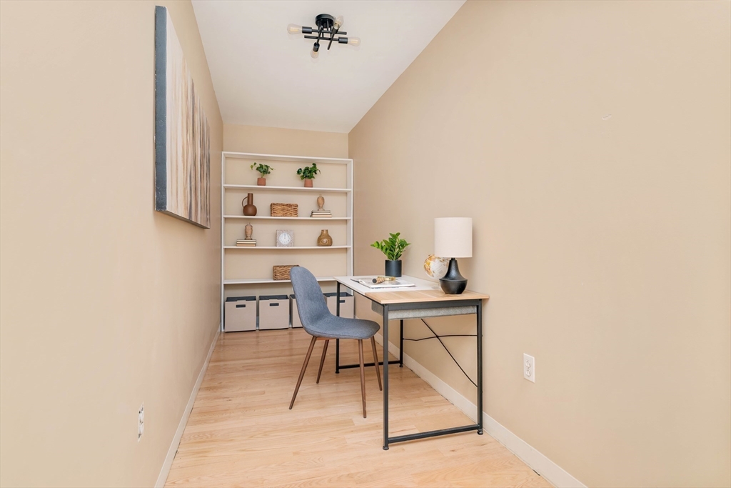 240 Heath Street, Unit PH16 Boston, MA 02130 - Photo 24 of 31 a view of a workspace