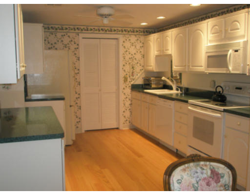 301 D Ridgefield Circle, Unit D Clinton, MA 01510 - Photo 5 of 12 Gallery Image 5