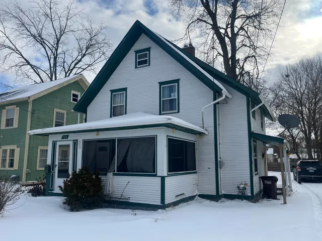 $169,900 | 709 Griswold Street, Jackson, MI 49203