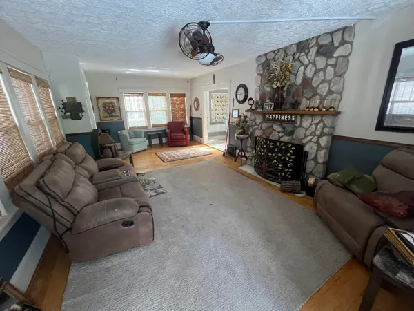 $169,900 | 709 Griswold Street, Jackson, MI 49203