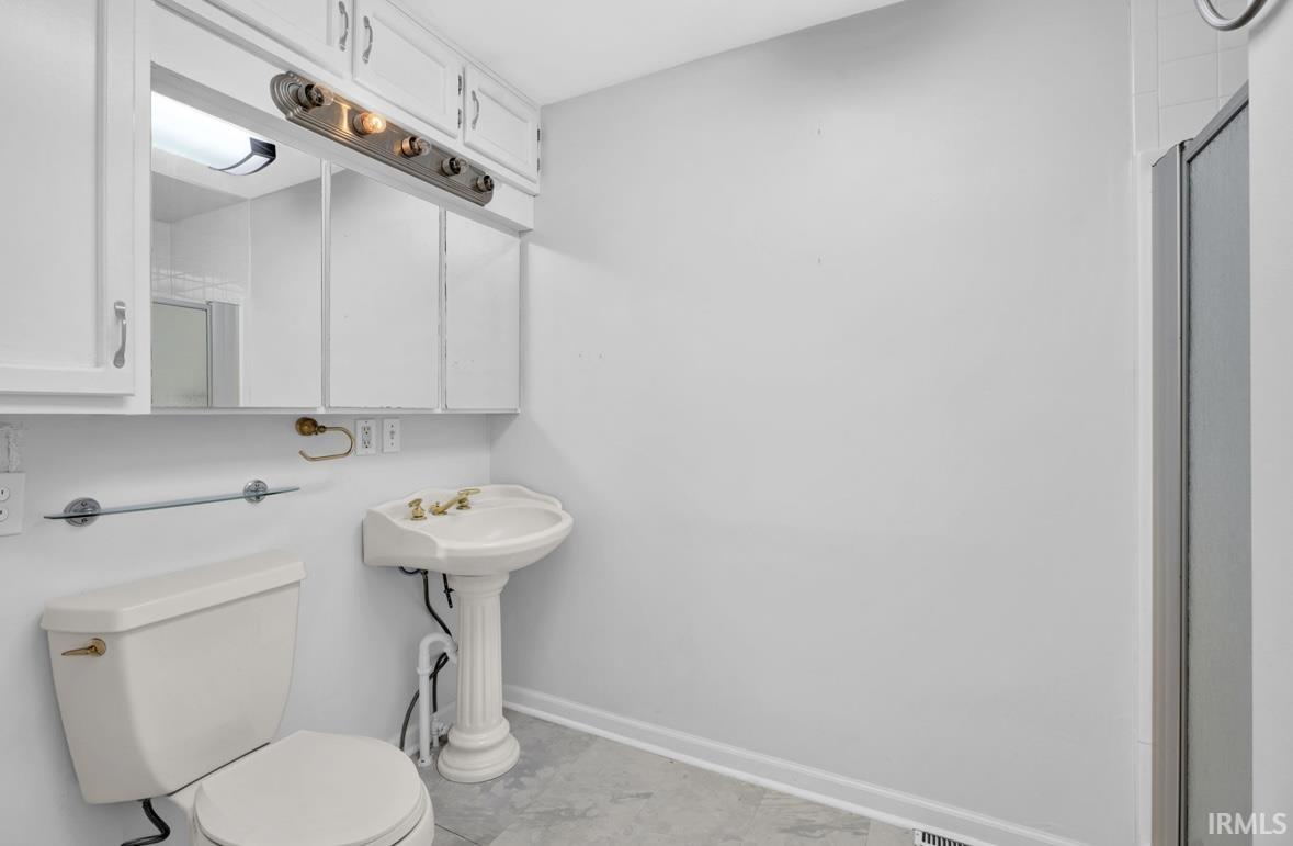 218 Pine Street Vincennes, IN 47591 - Photo 24 of 31