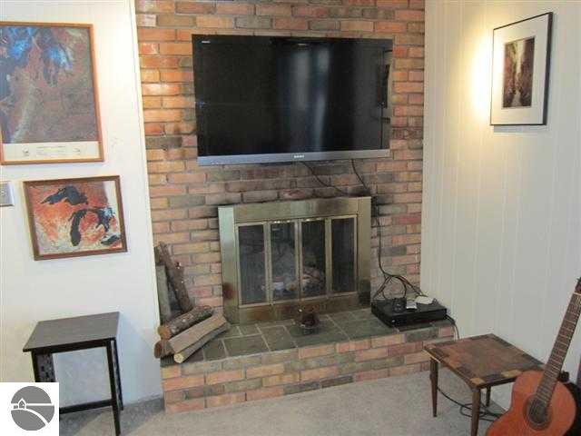 542 Bloomfield Road Traverse City, MI 49686 - Photo 18 of 33 1741429-17.JPG