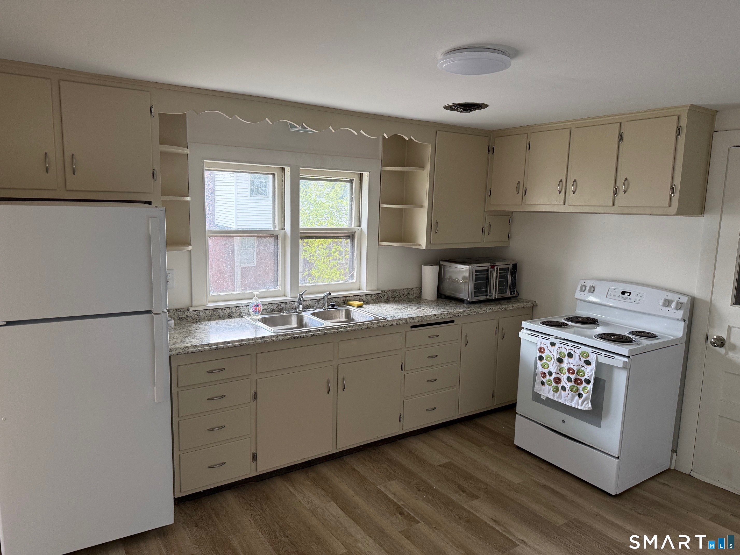 82 Mountain Road Suffield, CT 06078 - Photo 2 of 12