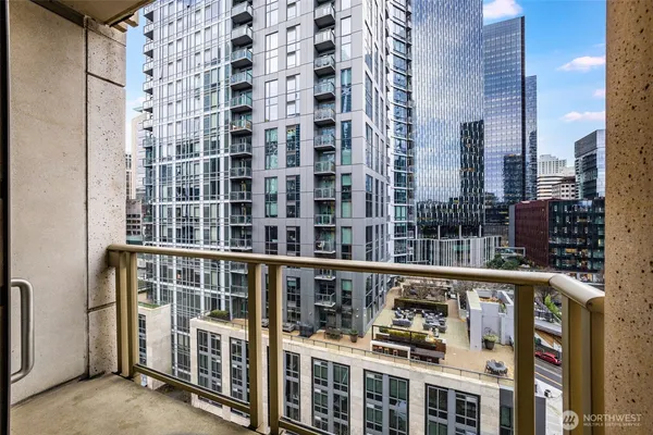 $2,800 | 900 Lenora Street, Unit W703, Seattle, WA 98121