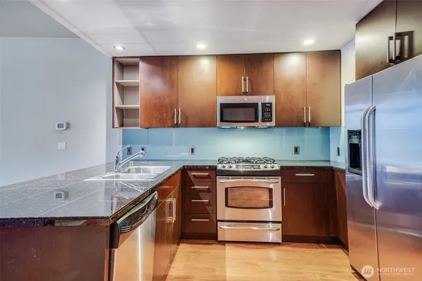 $2,800 | 900 Lenora Street, Unit W703, Seattle, WA 98121