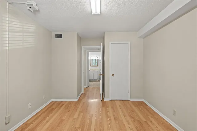 $1,100 | Undisclosed Address, Metairie, LA 70003
