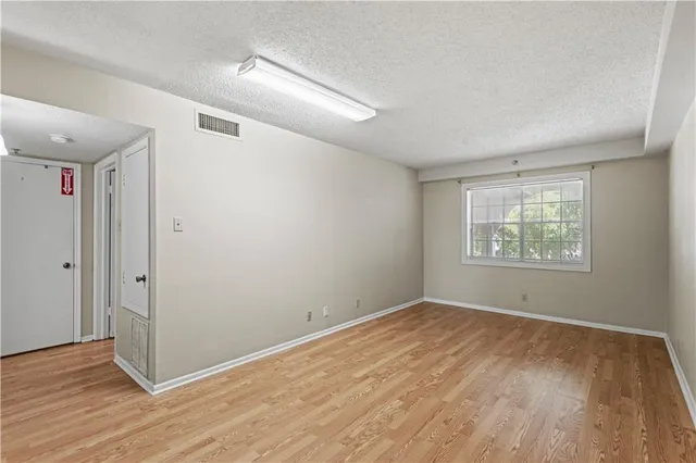 $1,100 | Undisclosed Address, Metairie, LA 70003