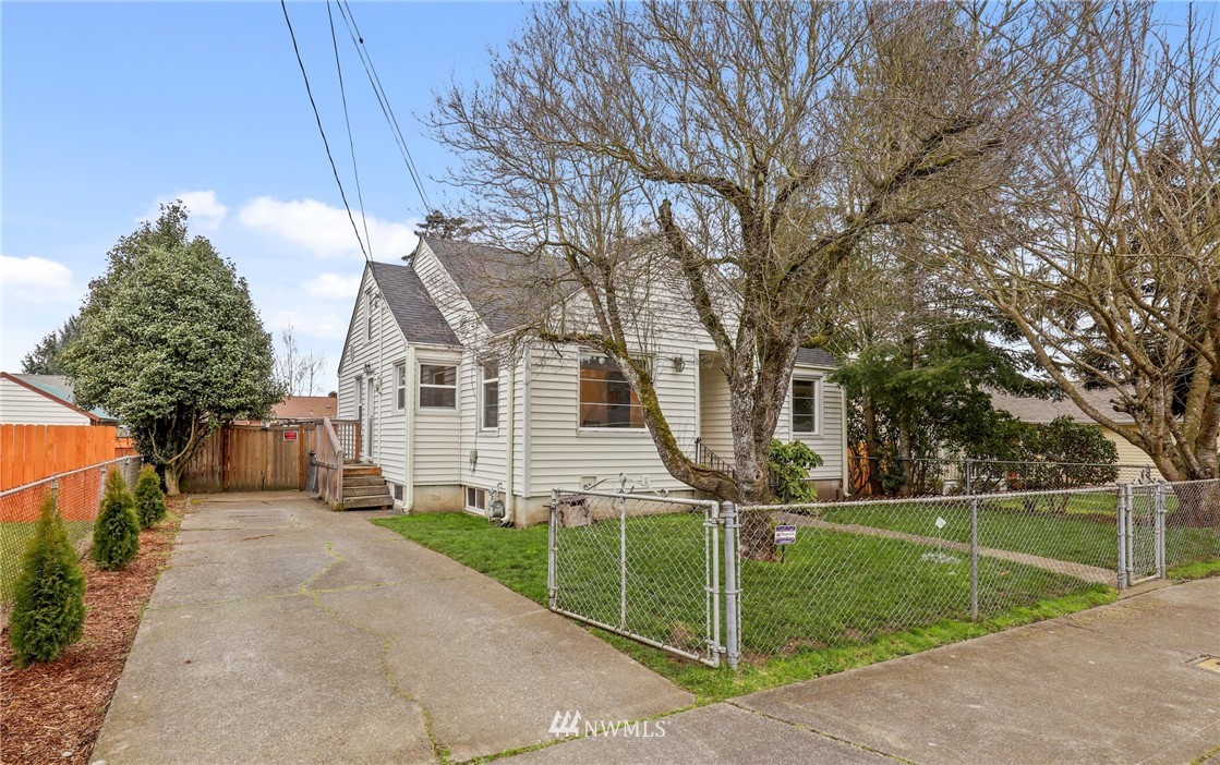 21 R Street Southeast Auburn, WA 98002 - Photo 3 of 23 Gallery Image 3