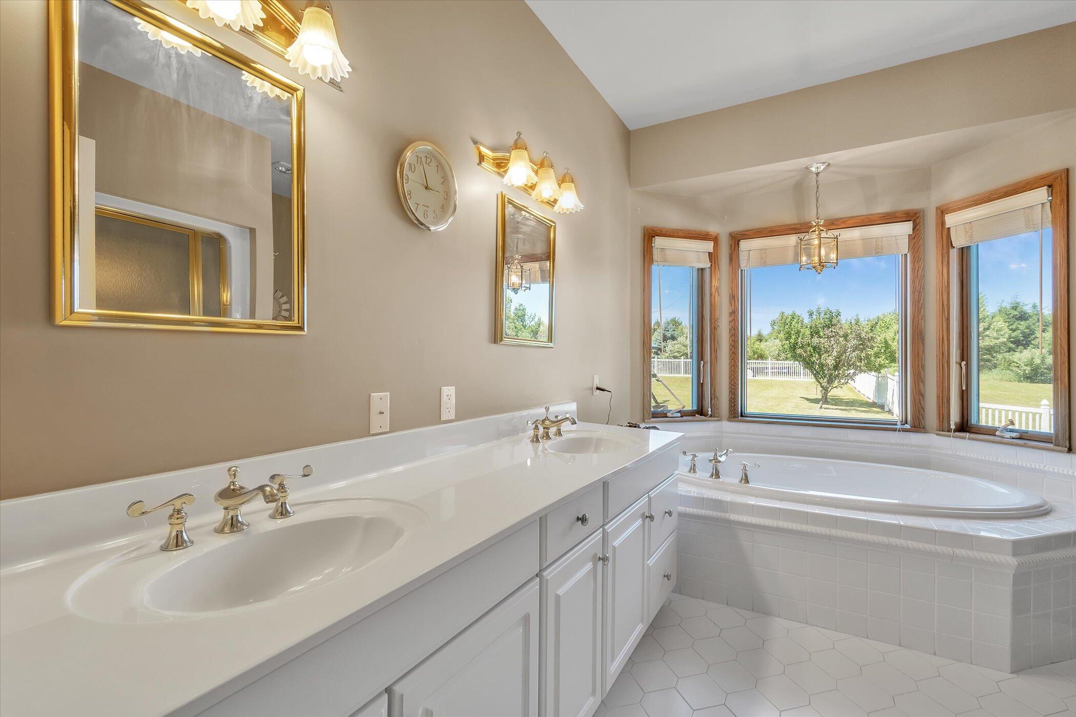 1295 North Portage Road Jackson, MI 49201 - Photo 25 of 57 27-1295-N-Portage-Rd-WindowStill-Real-Es