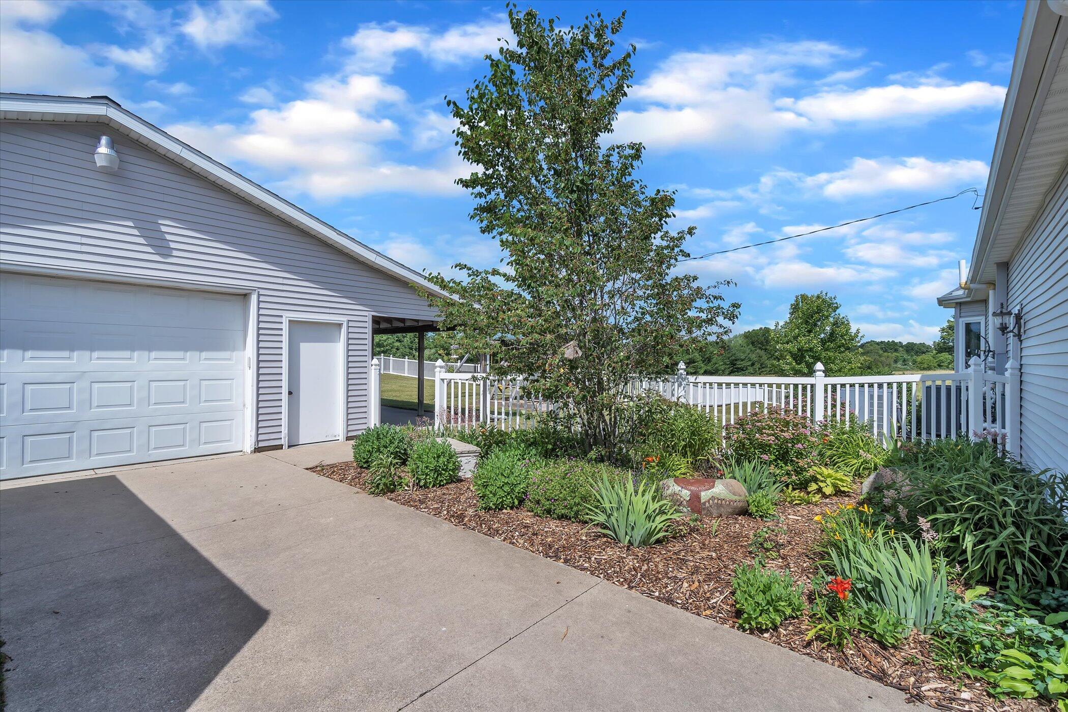 1295 North Portage Road Jackson, MI 49201 - Photo 41 of 57 57-1295-N-Portage-Rd-WindowStill-Real-Es