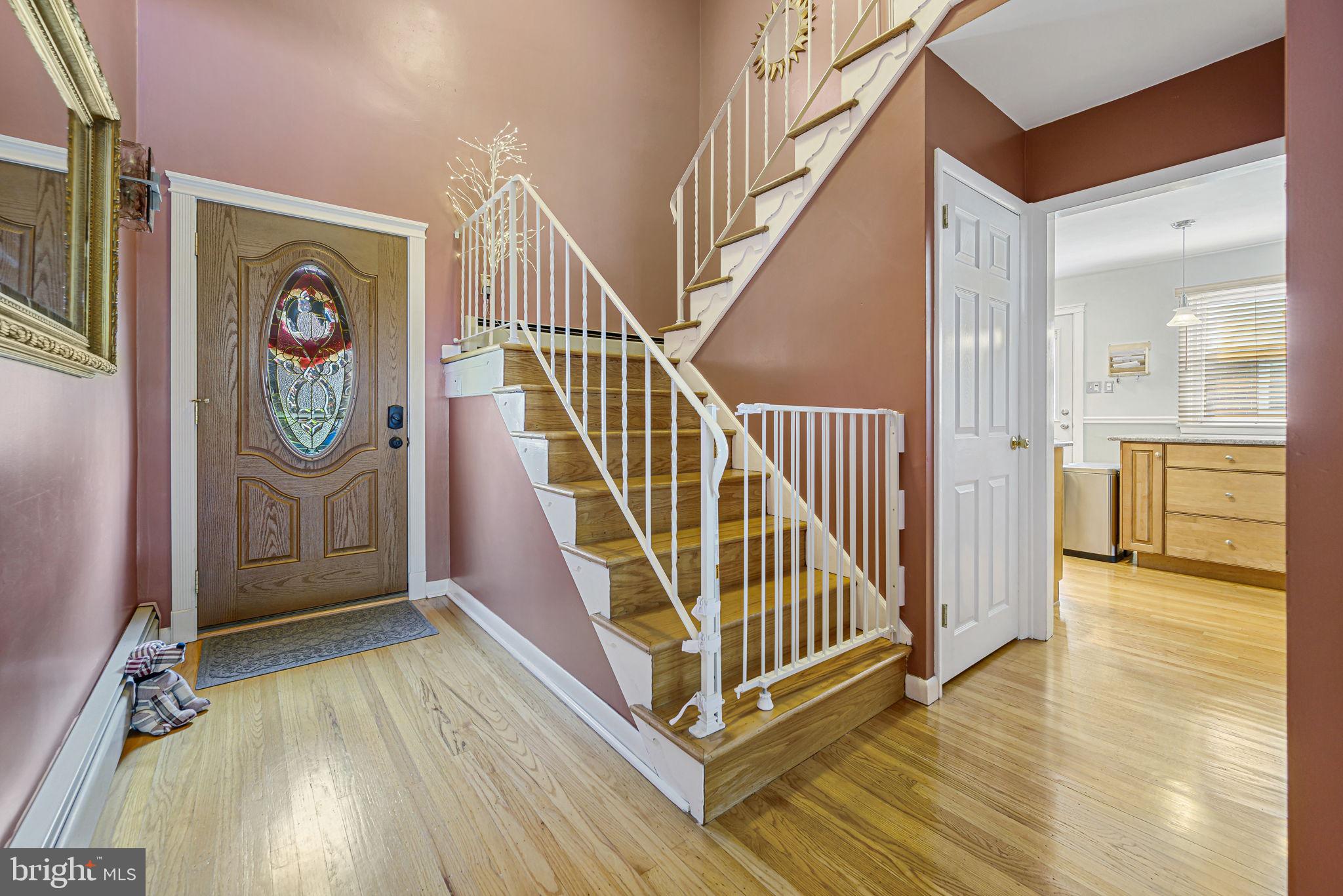 300 Parham Road Springfield, PA 19064 - Photo 3 of 45 Soaring entry