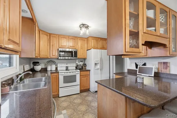 $249,900 | 8442 Transit Lane, Clay, NY 13027