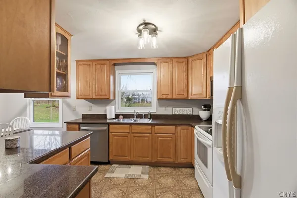 $249,900 | 8442 Transit Lane, Clay, NY 13027