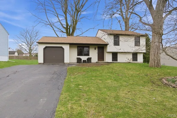 $249,900 | 8442 Transit Lane, Clay, NY 13027