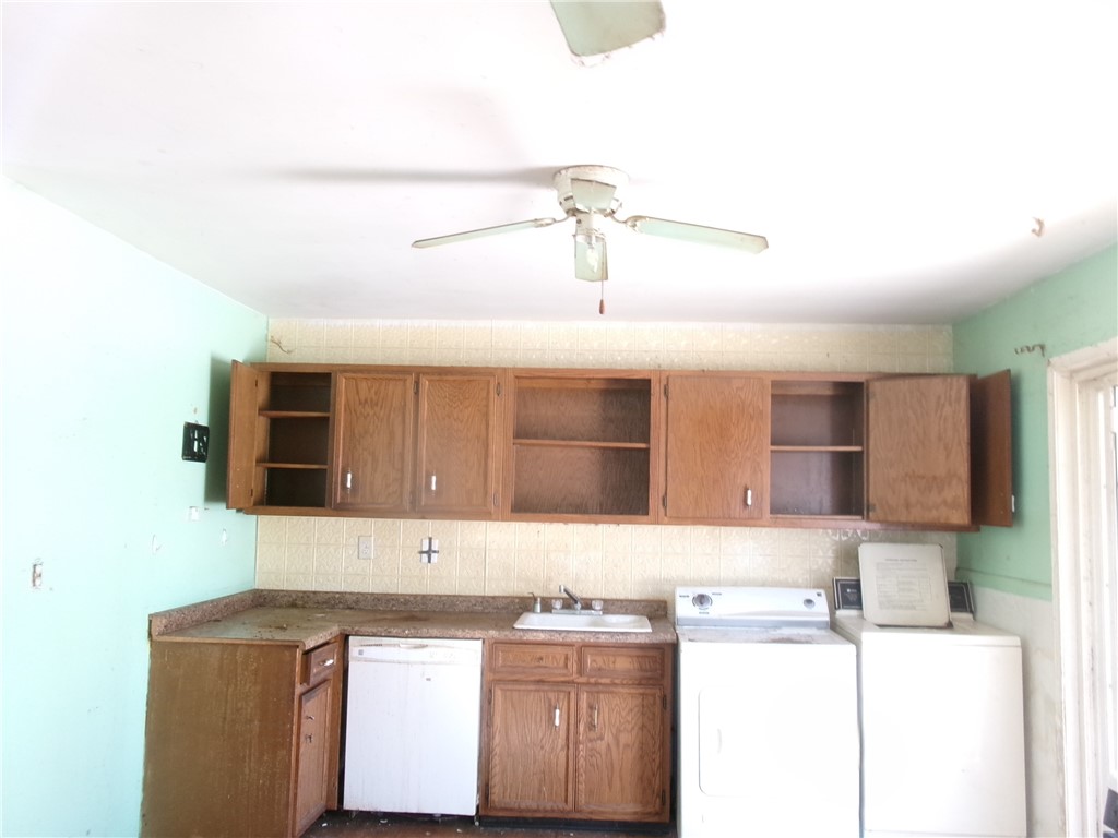 2014 South Richmond Road Decatur, IL 62521 - Photo 4 of 6