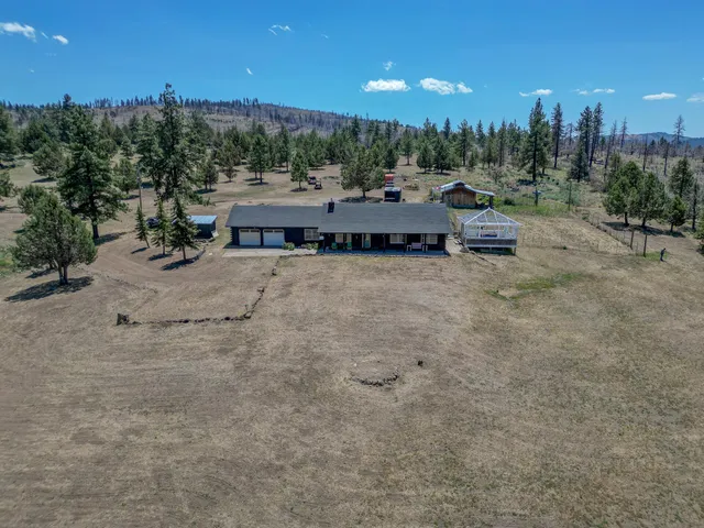 a view of a terrace with sitting area