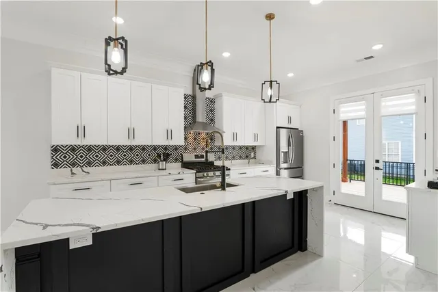 $549,900 | 9 Monplasier Place, New Orleans, LA 70114