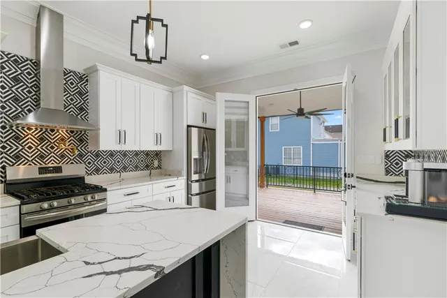 $549,900 | 9 Monplasier Place, New Orleans, LA 70114