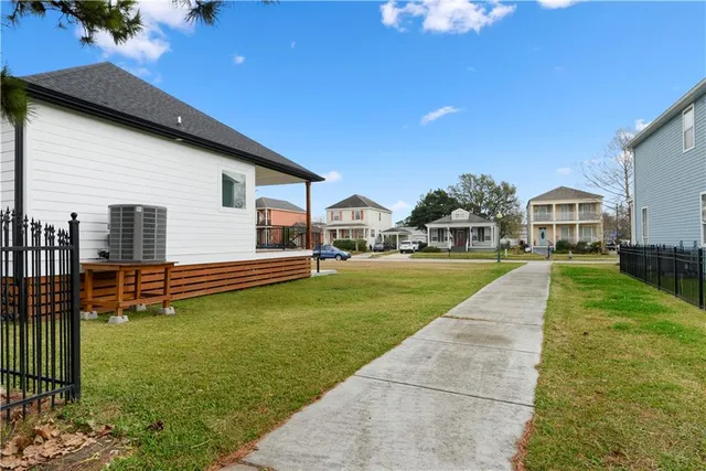 $549,900 | 9 Monplasier Place, New Orleans, LA 70114