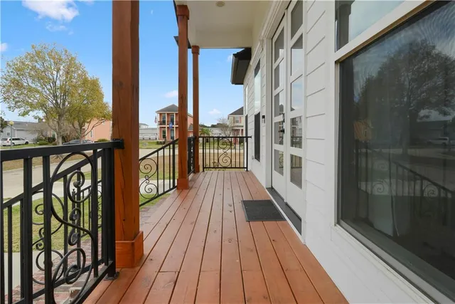 $549,900 | 9 Monplasier Place, New Orleans, LA 70114