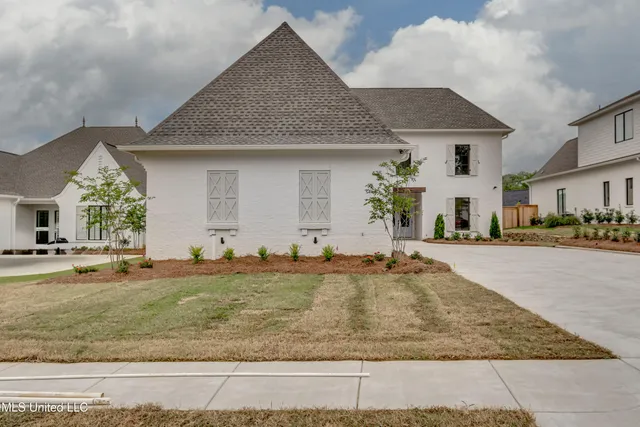 $885,000 | 425 Whittington Circle, Madison, MS 39110