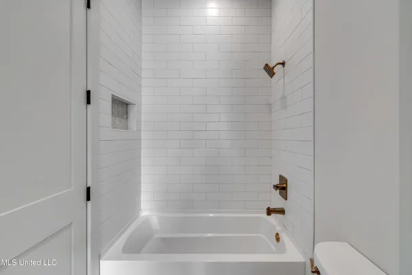 $885,000 | 425 Whittington Circle, Madison, MS 39110