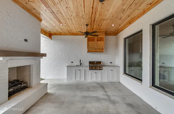 $885,000 | 425 Whittington Circle, Madison, MS 39110