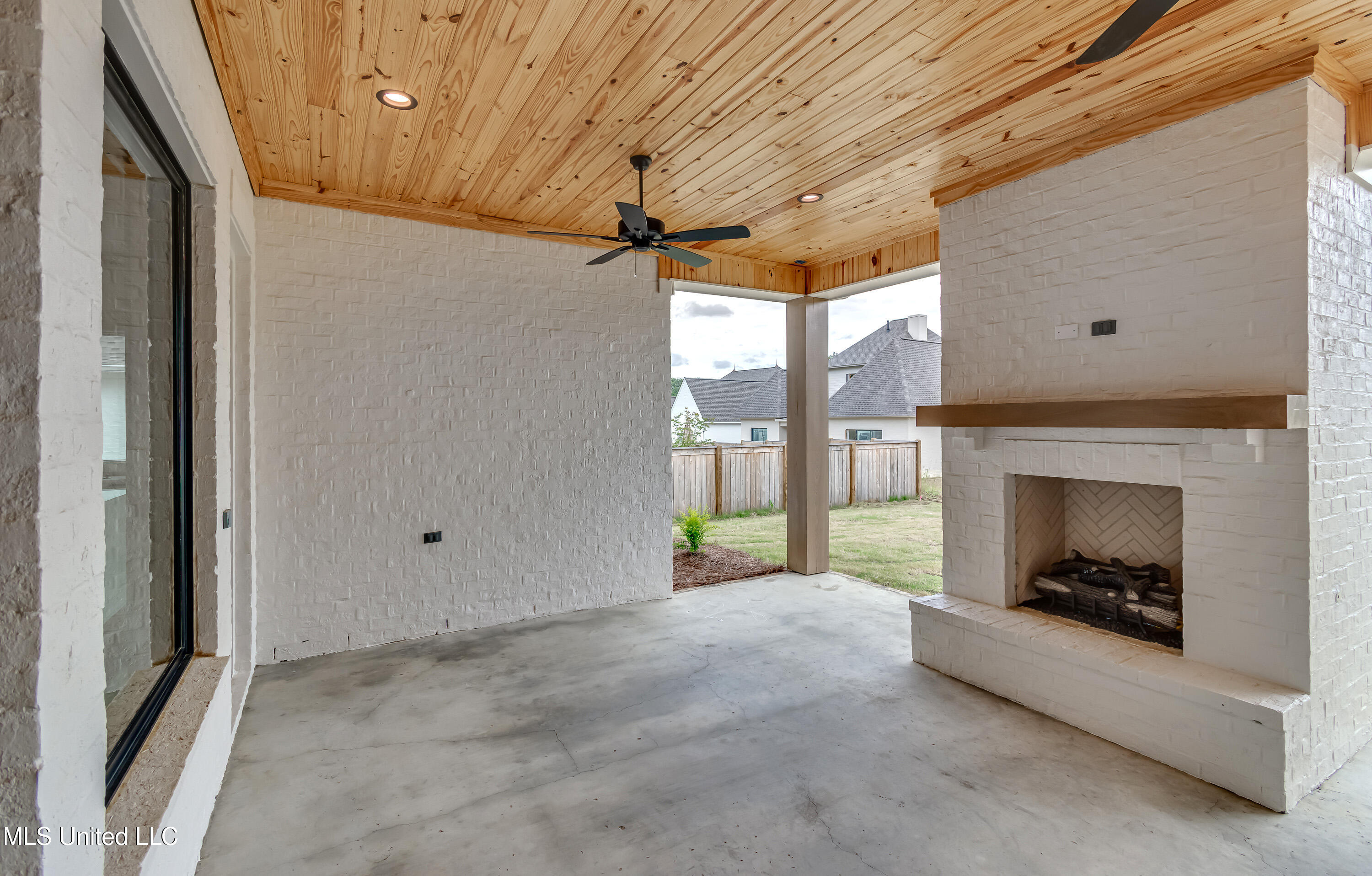 425 Whittington Circle Madison, MS 39110 - Photo 31 of 33 425 Whittington Cir-16