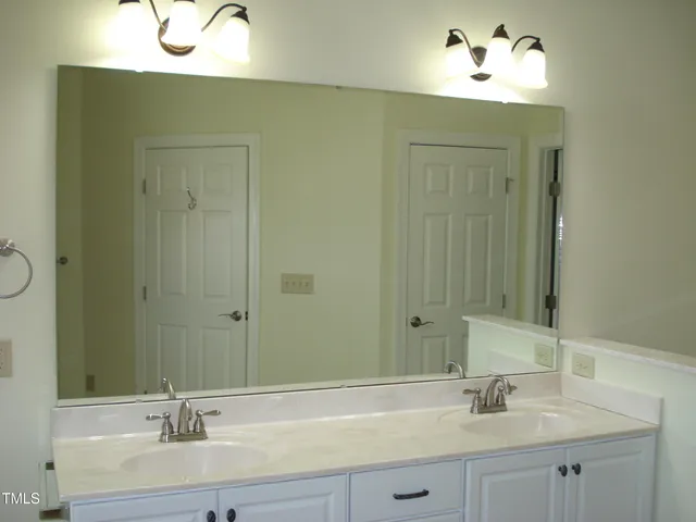 $452,500 | 117 Crescent Drive, Dunn, NC 28334