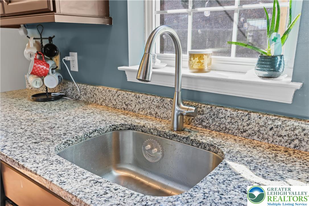 2260 Rising Hill Road Whitehall, PA 18052 - Photo 13 of 30