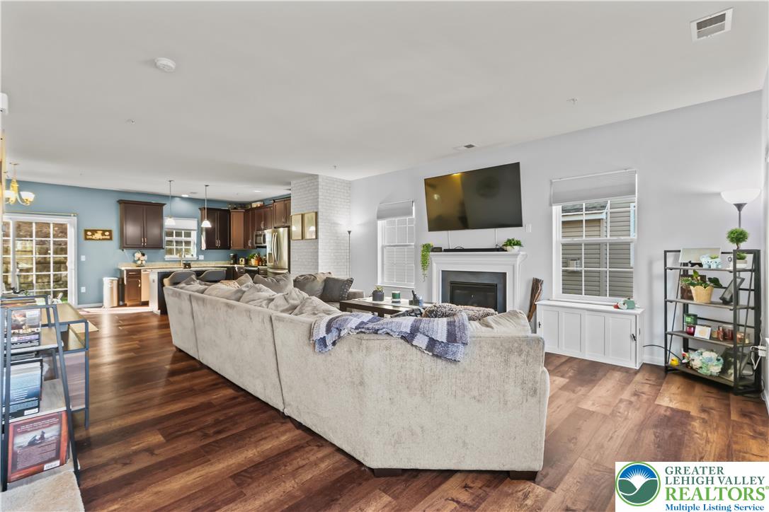 2260 Rising Hill Road Whitehall, PA 18052 - Photo 17 of 30