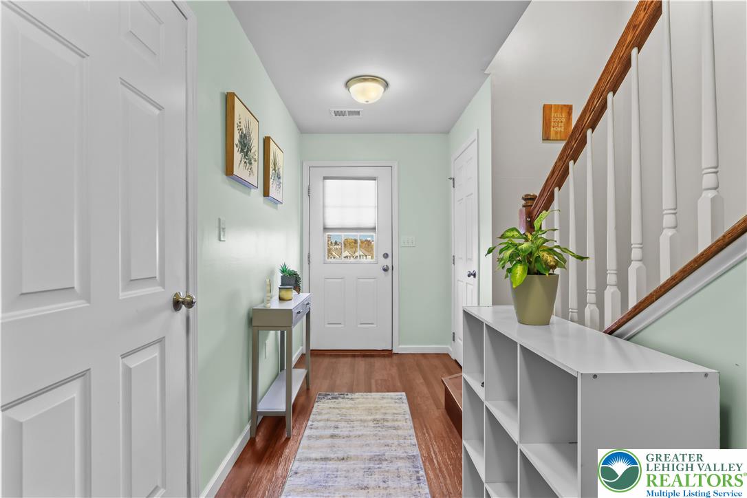 2260 Rising Hill Road Whitehall, PA 18052 - Photo 4 of 30